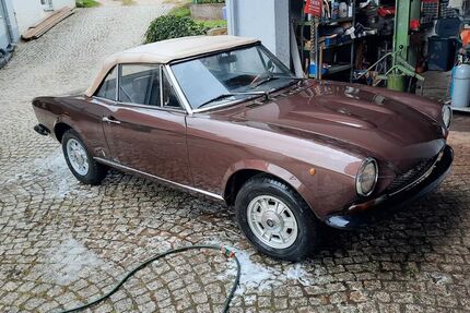 Fiat 124 Spider 32.000 km 13.999 &euro; Löffingen 79843