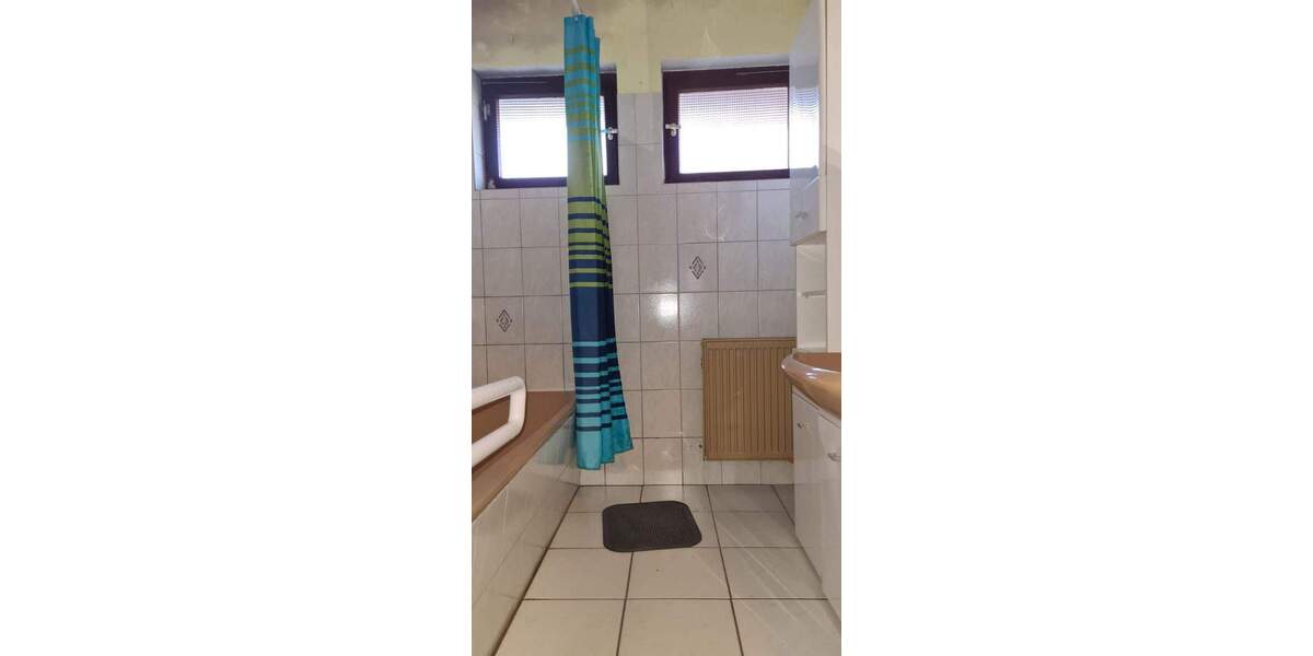 Mehrfamilienhaus, Wohnhaus Bockhorn - 6 Zimmer, 135 m&sup2;, 139.000&euro; | Angebot:23958551