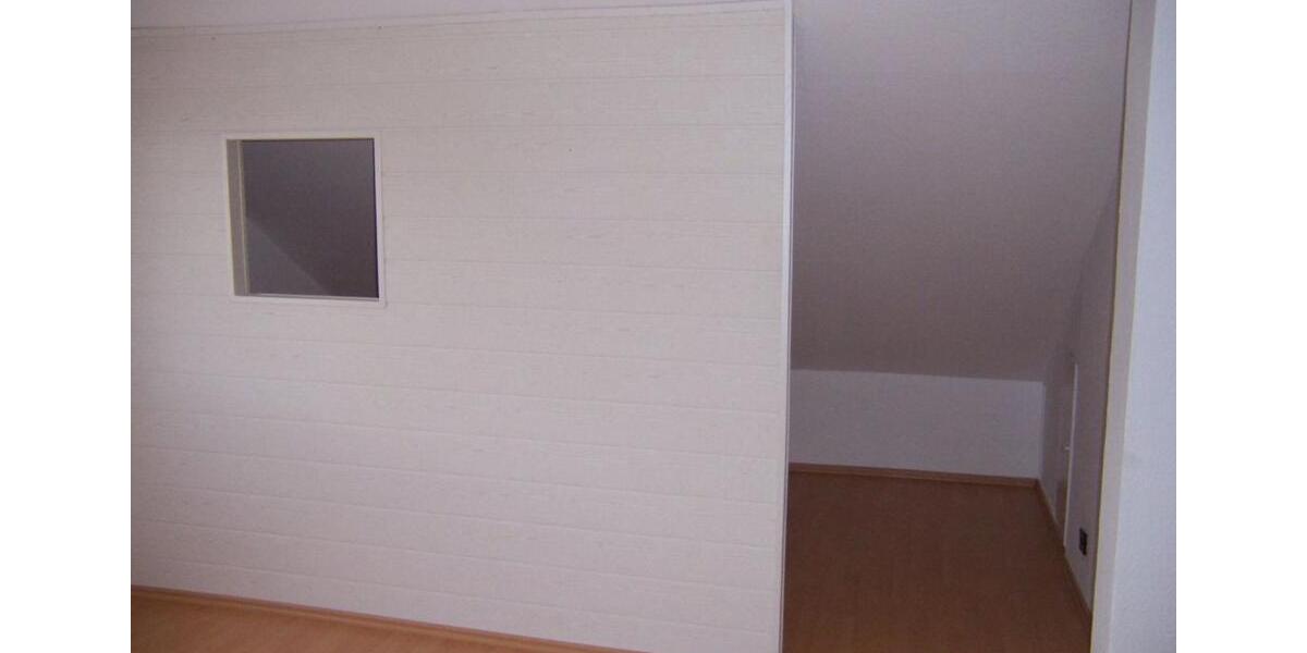 Dachgeschoßwohnung Ludwigshafen am Rhein Ludwigshafen-Oggersheim - 1 Zimmer, 29 m&sup2;, 270&euro; | Angebot:24750479