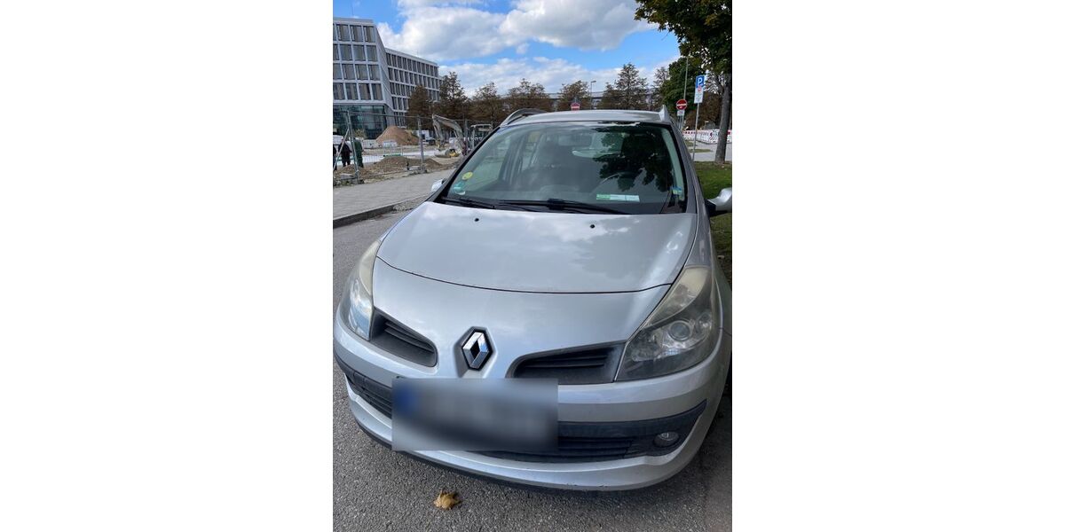 Renault Clio 193.000 km 2.099 &euro; München 80637