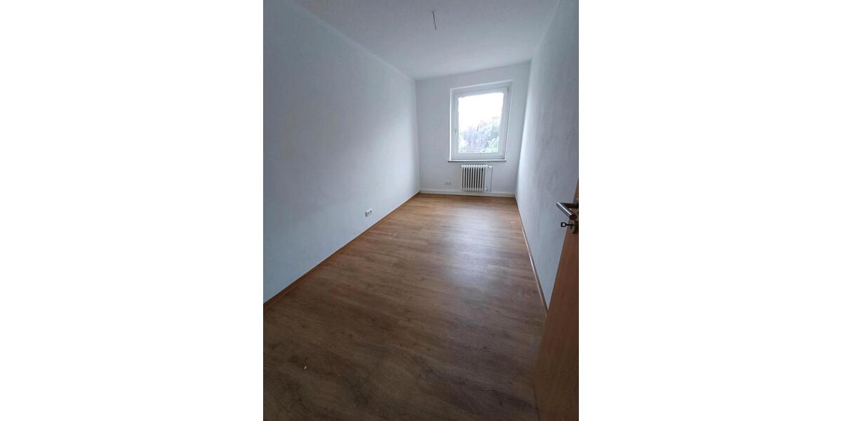 Erdgeschoßwohnung Eisfeld - 4 Zimmer, 69 m&sup2;, 700&euro; | Angebot:26381319