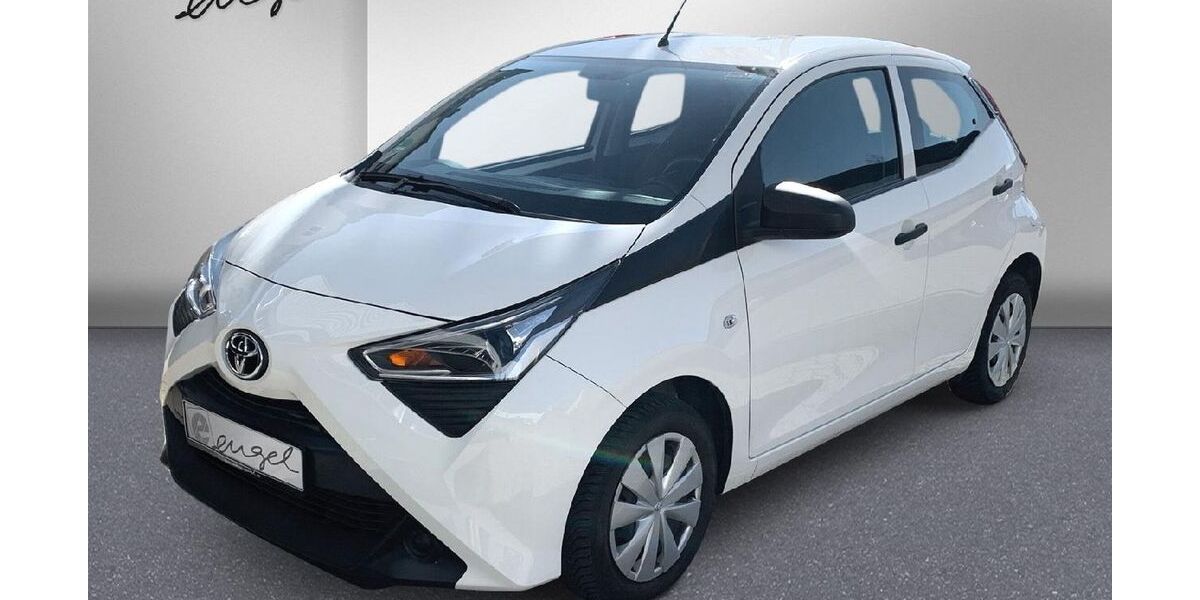 Toyota Aygo (X) 25.750 km 9.949 &euro; Wunsiedel 95632