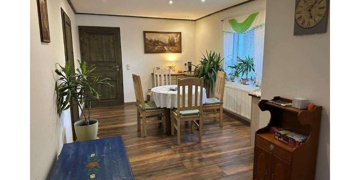 gepflegtes, freistehendes Ein- Zweifamilienhaus in ruhiger Lage von Peuschen zu verkaufen - Einfamilienhaus Peuschen | Angebot:20430380