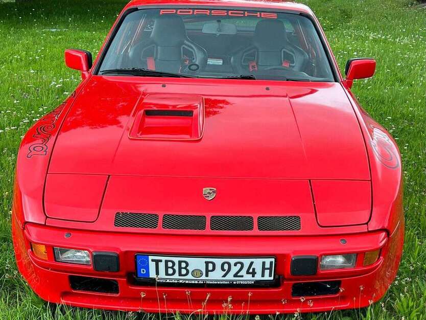 924