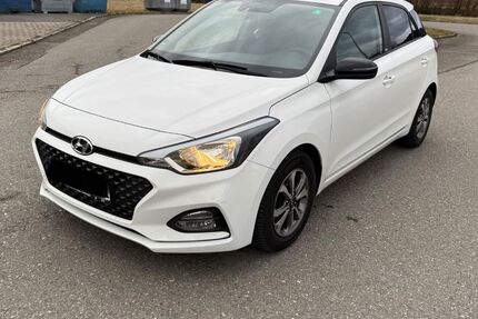 Hyundai i20 90.000 km 9.790 &euro; Tuttlingen 78532