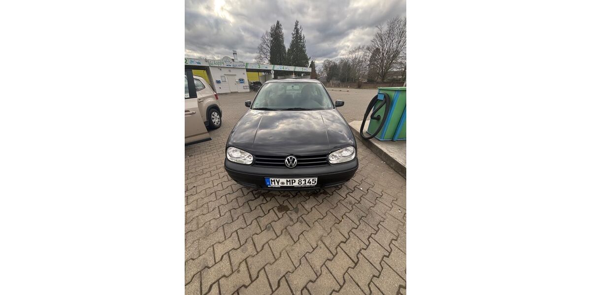 VW Golf 129.000 km 2.900 &euro; Andernach 56626