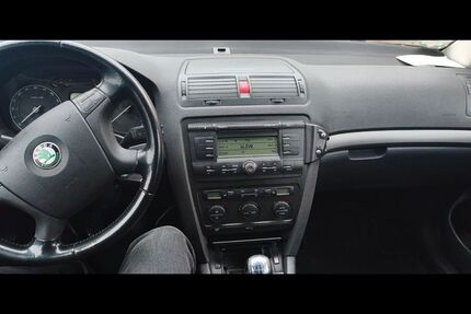 Skoda Octavia 328.000 km 2.750 &euro; Gelsenkirchen 45878