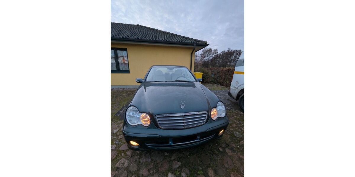 Mercedes-Benz 200 170.000 km 6.000 &euro; Alt Farpen 23974