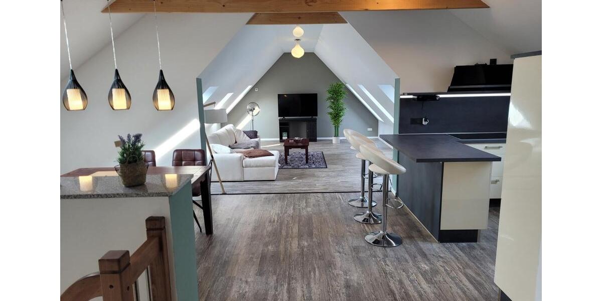 Dachgeschoßwohnung Feldberger Seenlandschaft - 2.5 Zimmer, 105 m&sup2;, 12&euro; | Angebot:25084293