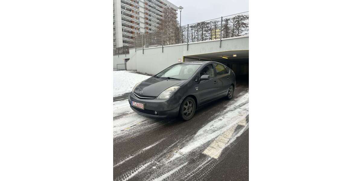Toyota Prius 198.000 km 3.200 &euro; Reutlingen 72766