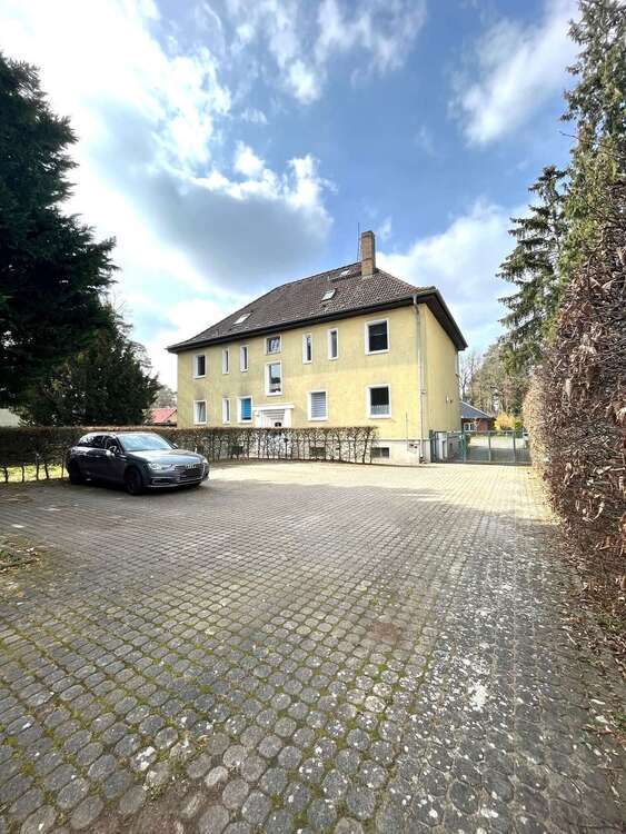 ++Außenstellplatz im Hof in Falkensee++