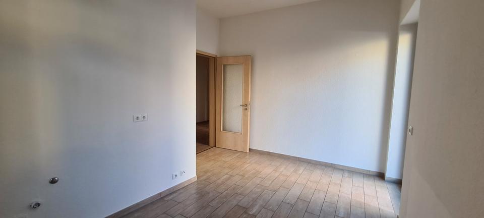 Etagenwohnung Reichenbach im Vogtland - 2 Zimmer, 84 m&sup2;, 484&euro; | Angebot:26293194