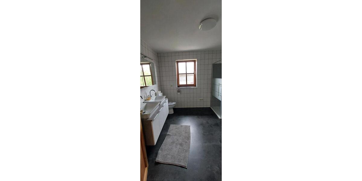 Etagenwohnung Hutthurm - 3 Zimmer, 104 m&sup2;, 700&euro; | Angebot:26633306