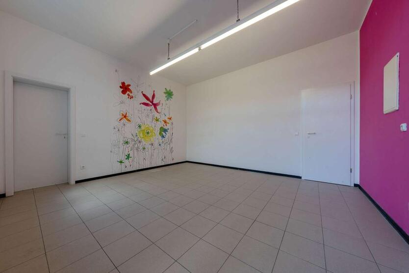 Modernes Ladenlokal oder Bürofläche in verkehrsgünstiger Lage von Südkirchen zimmer