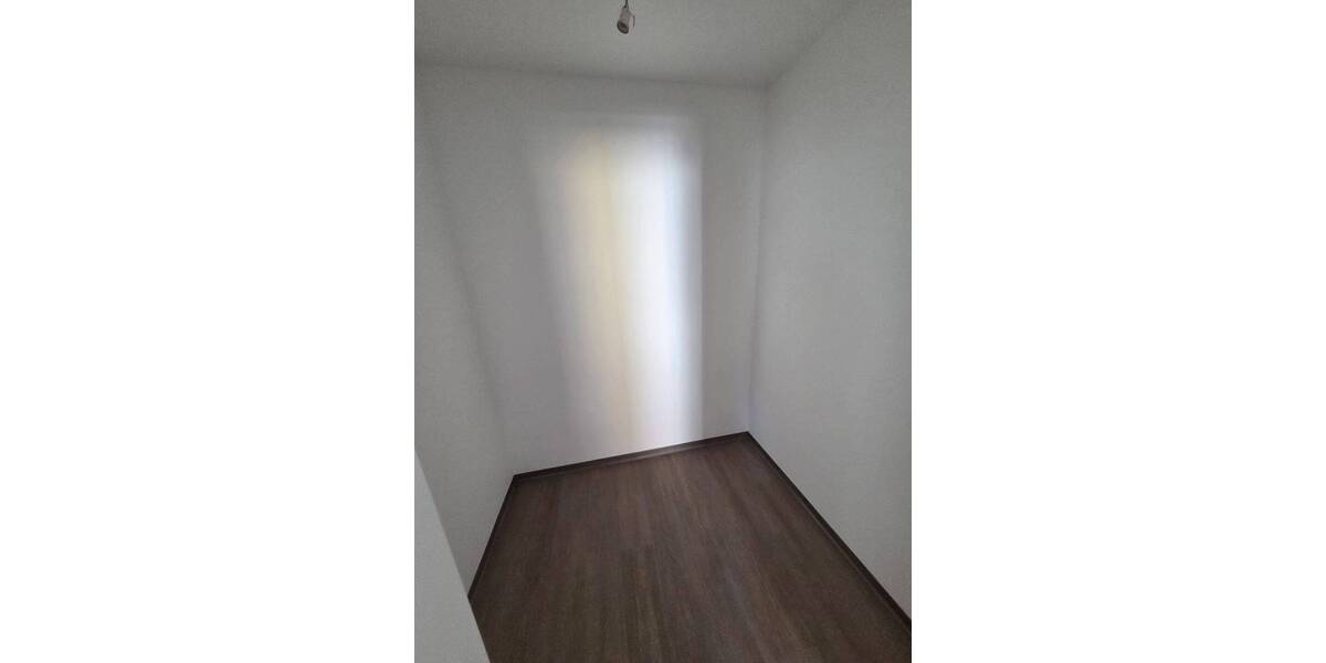 Familiengerechte 4-Zimmer-Wohnung in Merseburg mit Wannenbad, Abstellraum, Balkon und Aufzug 4 zimmer