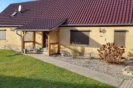 Freistehendes Einfamilienhaus mit großer Scheune in Alleinlage 4 zimmer