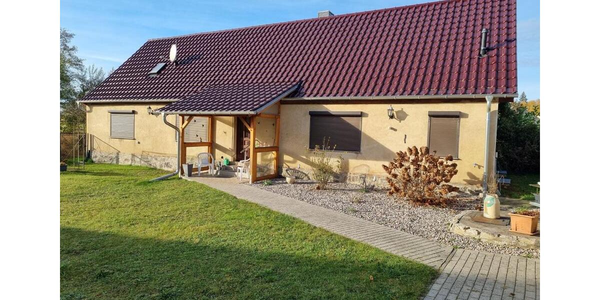 Freistehendes Einfamilienhaus mit großer Scheune in Alleinlage 4 zimmer