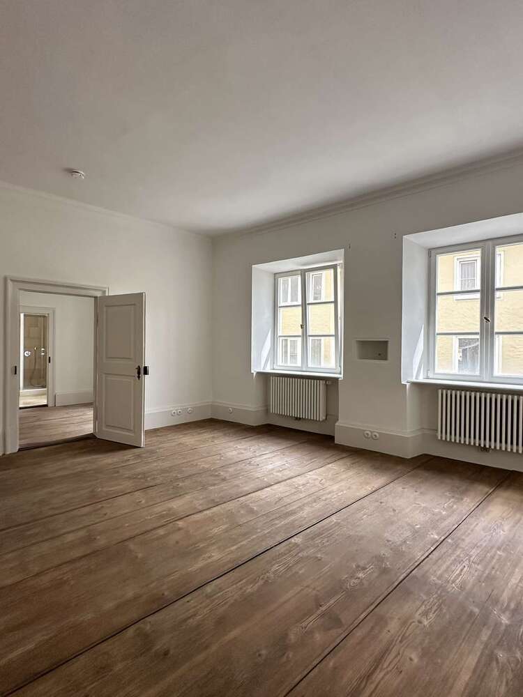 Wohnung zum Mieten in Augsburg 2.670 € 192 m²