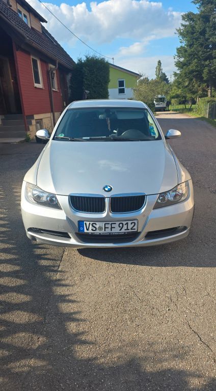 BMW 320 137.000 km 4.800 € Neuhausen 78126