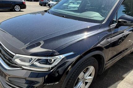 VW Tiguan 147.086 km 22.990 &euro; Braunschweig 38122