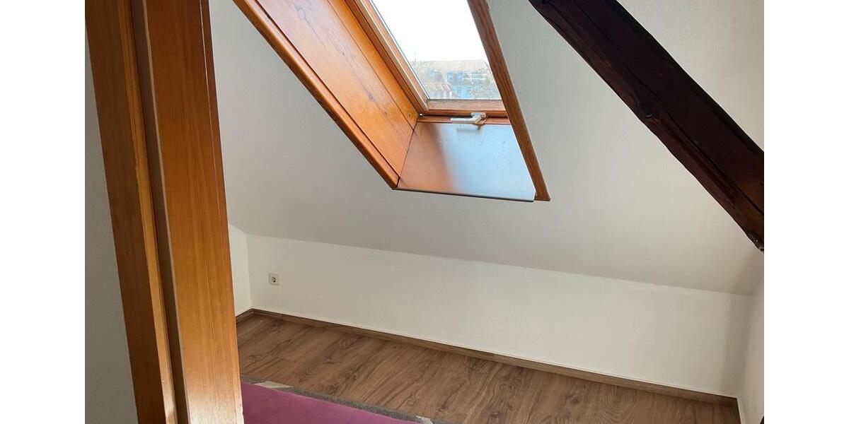 Dachgeschoßwohnung Naumburg (Saale) - 2 Zimmer, 45 m&sup2;, 400&euro; | Angebot:26348366