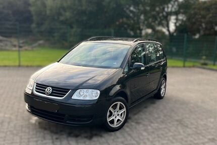 VW Touran 250.000 km 3.700 € Wacken 25596