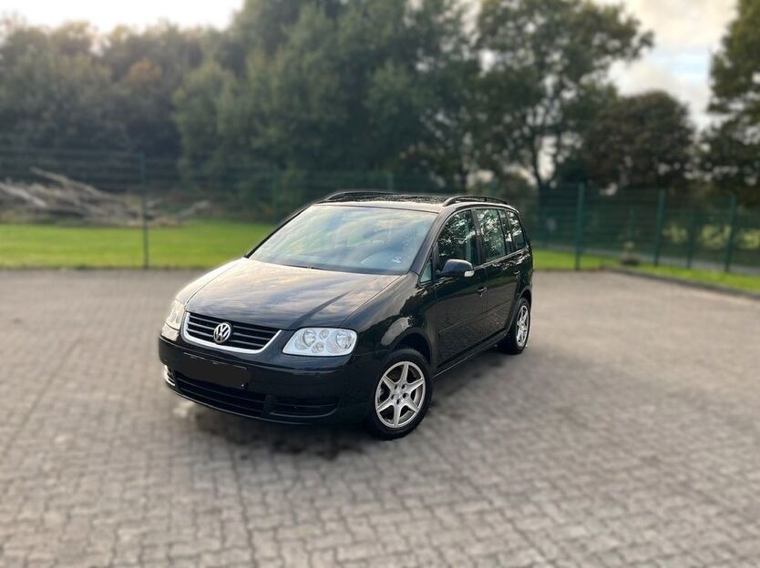 VW Touran 250.000 km 3.700 € Wacken 25596
