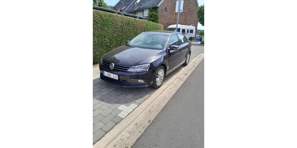 VW Jetta 74.800 km 9.900 &euro; aachen 52068