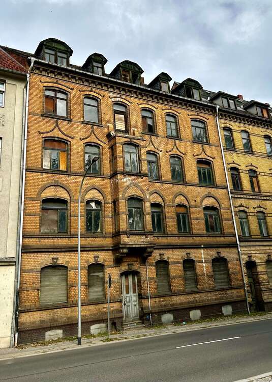 Haus zum Kaufen in Weißenfels 65.000 € 650 m²