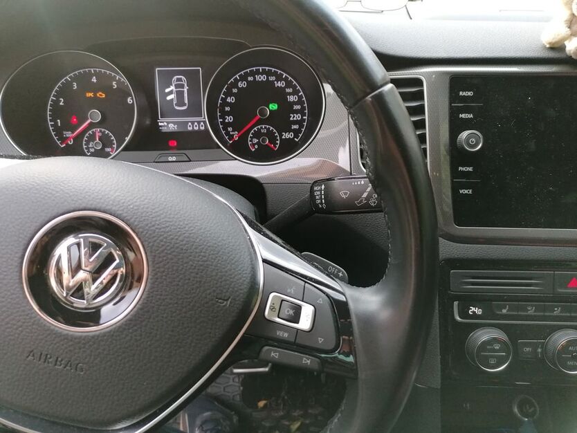VW Golf Sportsvan 20.000 km 20.500 € Neuhausen 03058