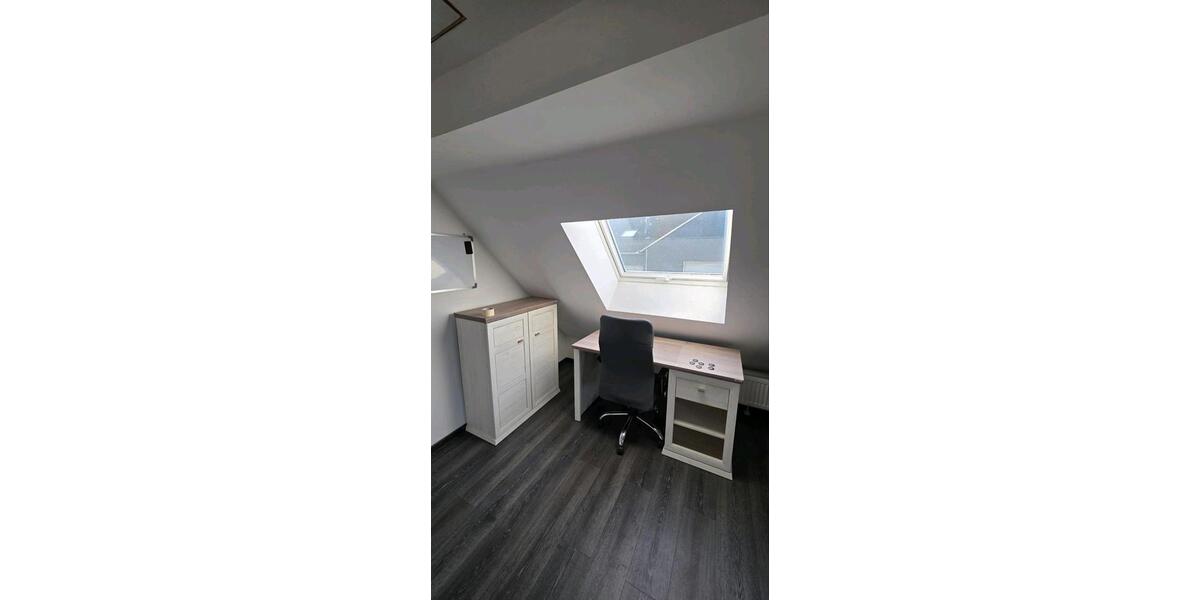 Dachgeschoßwohnung Burbach - 2 Zimmer, 76 m&sup2;, 900&euro; | Angebot:26305511