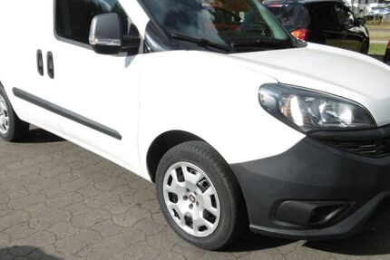 Fiat Doblo 99.684 km 8.950 &euro; Hamburg 22459