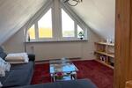 Sonnige, hochwertig ausgestattete Wohnung mit Balkon und Garage zimmer