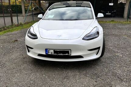 Tesla Model 3 24.000 km 29.400 &euro; Frankfurt am Main 60322