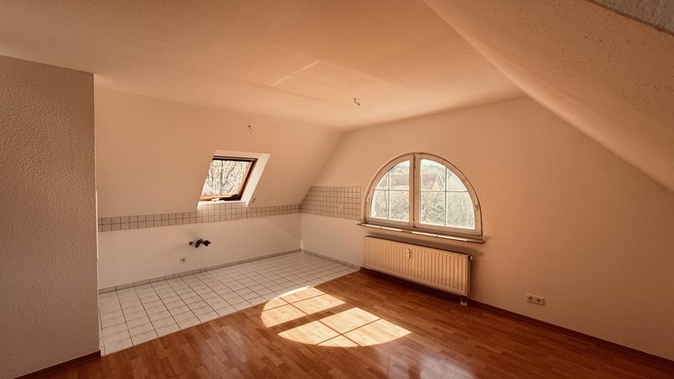 Dachgeschoßwohnung Radebeul - 2 Zimmer, 46 m&sup2;, 450&euro; | Angebot:26086397