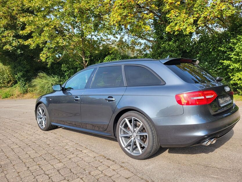 Audi A4 144.000 km 17.800 € Wernau 73249