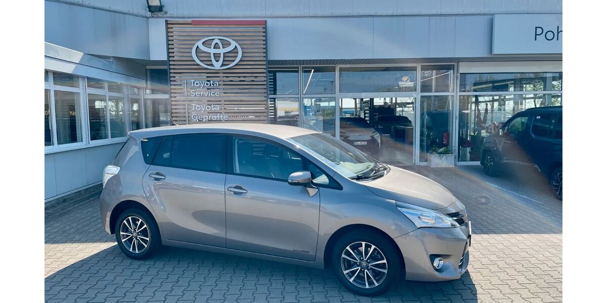 Toyota Verso 100.000 km 14.460 &euro; Zeithain 01619