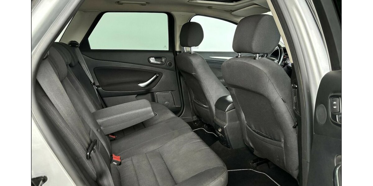 Ford Mondeo 2.0 SCI Aut Temp Stzhzg/belüftung SHD AHK 250.000 km 1.750 &euro; Stade 21682