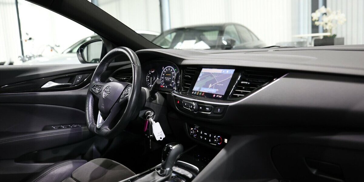 Opel Insignia LIMO 2.0 D BUSINESS GRAND SPORT GS-LINE 68.000 km 21.991 &euro; Hamm 59077