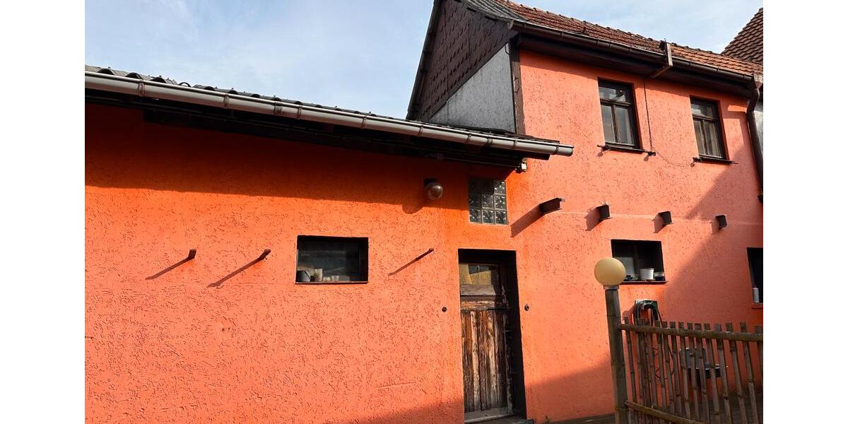 Reihenhaus Waltershausen - 10 Zimmer, 160 m&sup2;, 185.000&euro; | Angebot:23055934