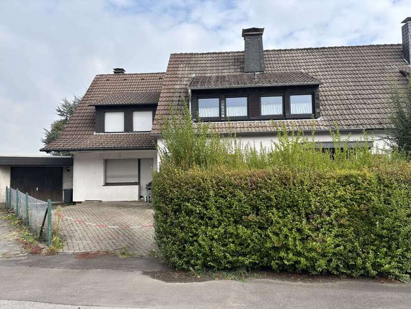 Haus zum Kaufen in Leichlingen (Rheinland) 320.000 € 182 m² 8 zimmer