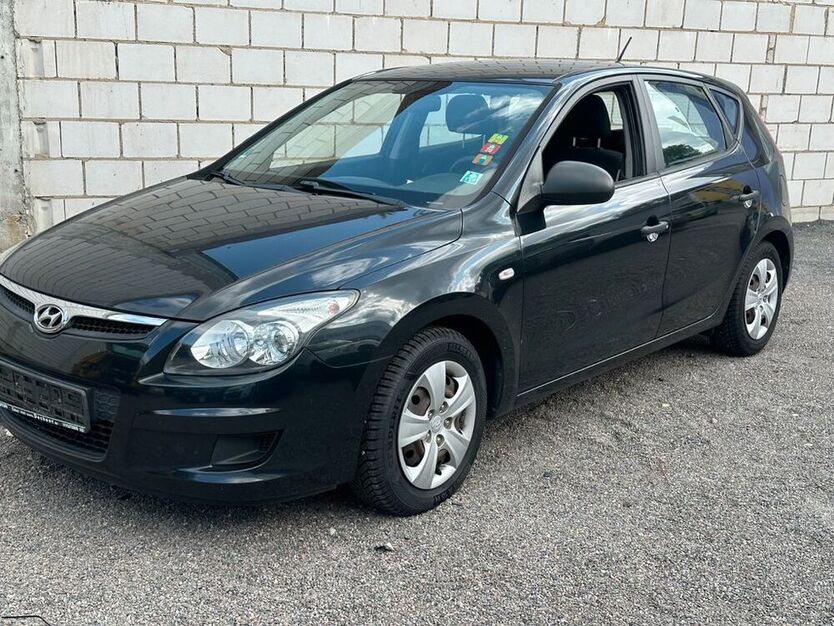 i30