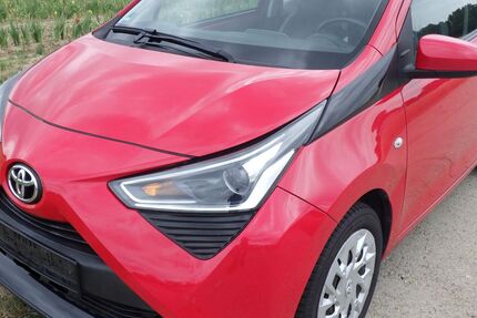 Toyota Aygo (X) 96.700 km 6.950 &euro; Wiesbaden 65205