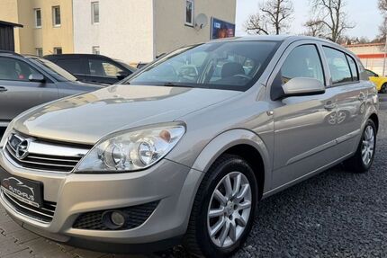 Opel Astra 183.000 km 2.499 &euro; Eisenach 99817