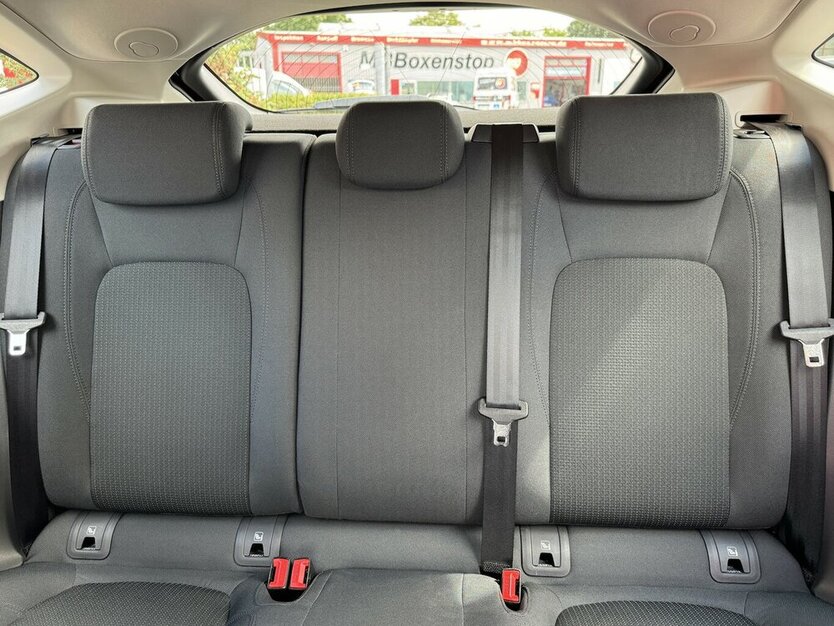 Jaguar E-Pace P250 AWD /LED//DAB/Sound/Spur/Kamera/Ahk 48.110 km 22.990 € Leipzig 04347