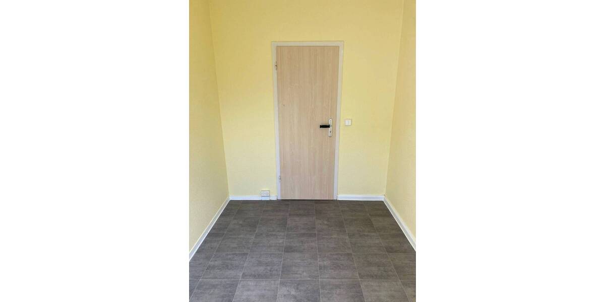 Etagenwohnung Gera Innenstadt - 3 Zimmer, 67 m&sup2;, 405&euro; | Angebot:26919906