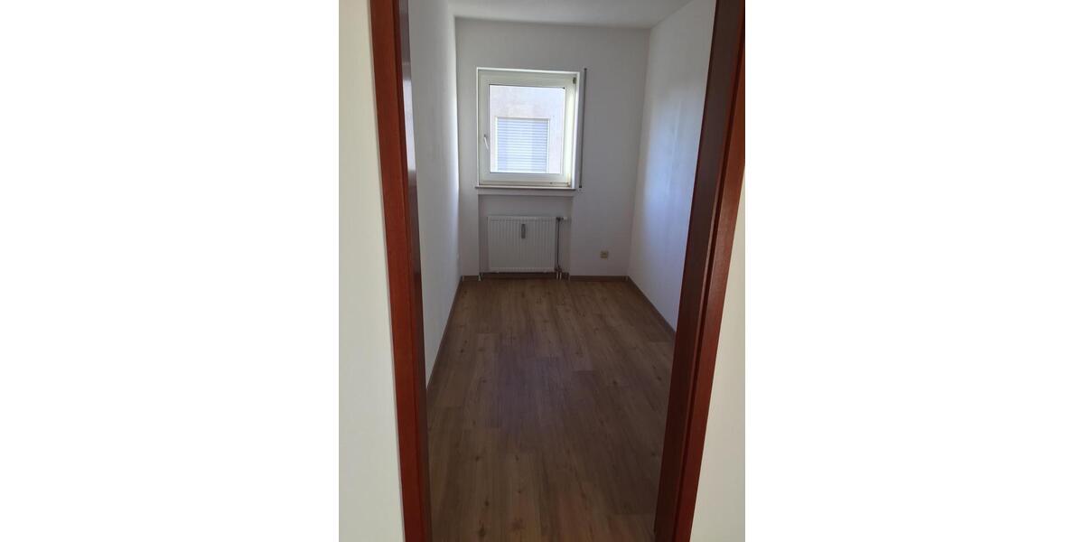 Dachgeschoßwohnung Rastatt - 2.5 Zimmer, 83 m&sup2;, 260.000&euro; | Angebot:26699602