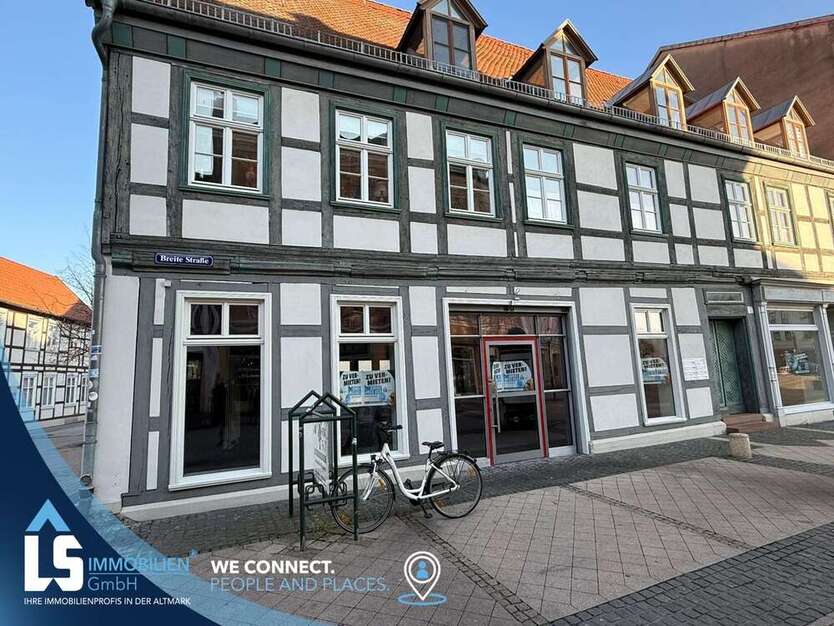 Einzelhandel in Stendal 2.815,80 € 216.6 m² zimmer