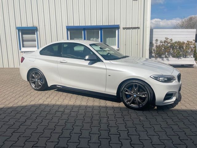 M235