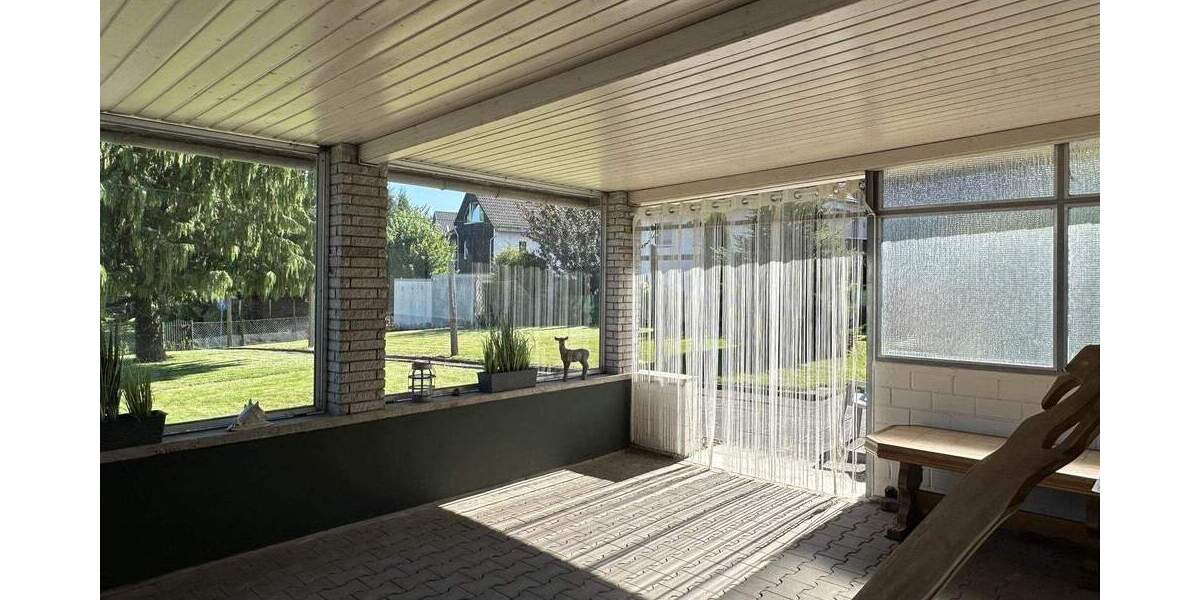 Ein Zuhause mit Charakter - großzügige Doppelhaushälfte mit Garten 6 zimmer